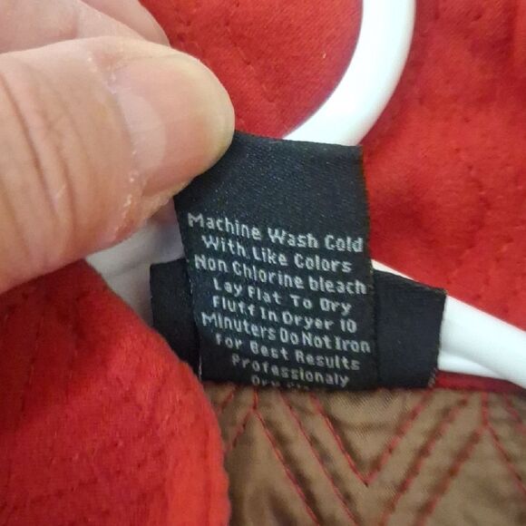 Nomadic Traders Women's Red Quilted Vest size medium - Picture 4 of 6